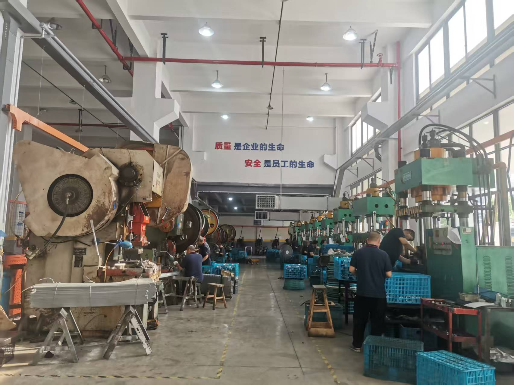 Có trật tự giữa công việc bận rộn, chất lượng dẫn đầu tương lai: Xưởng Yaodong kiểm soát chặt chẽ chất lượng và xây dựng “hào nước” vững chắc để cạnh tranh sản phẩm