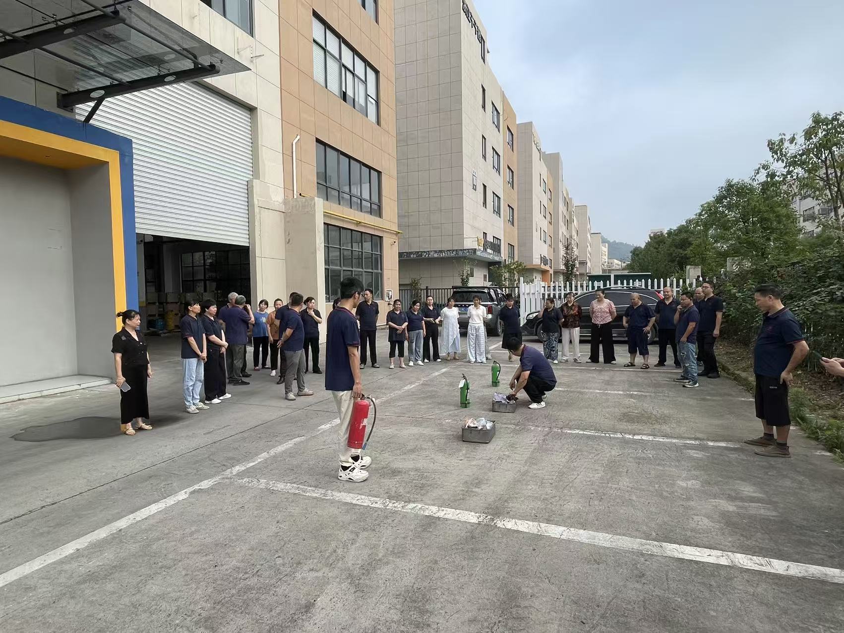 Tăng cường nhận thức về an toàn phòng cháy và xây dựng hệ thống phòng thủ an toàn – Công ty TNHH Công nghệ sản xuất thông minh Chiết Giang Yaodong tiến hành diễn tập an toàn phòng cháy